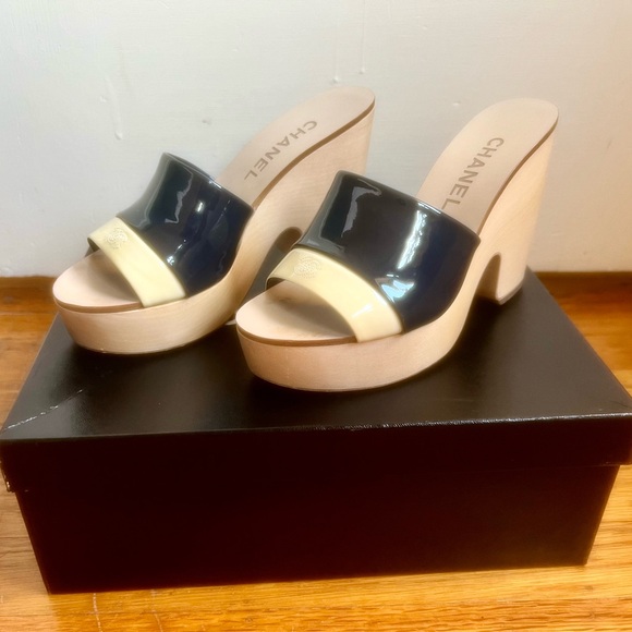 Chanel Navy/Cream Wedges - Picture 4 of 7